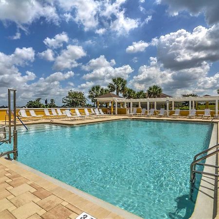 Home In The Villages With Lanai And Private Hot Tub! Exterior photo